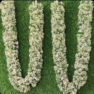 Green and White Floral Garland
